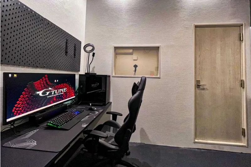 ゲーム配信や音撮りが可能です - MYST（マイスタ） 配信スタジオの室内の写真