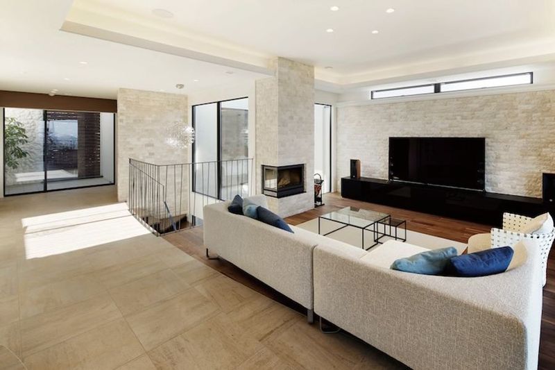 VILLA WITH FIREPLACE IN KAMAKURA - 鎌倉山別邸