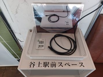 客席側プロジェクターHDMI、リモコン - 谷上駅・谷上SHビル 【￥1,650/ｈ　谷上活性化応援割】谷上駅前スペースの設備の写真