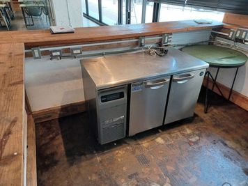 キッチンカウンター内冷蔵庫
 - 谷上駅・谷上SHビル 【￥1,650/ｈ　谷上活性化応援割】谷上駅前スペースの設備の写真