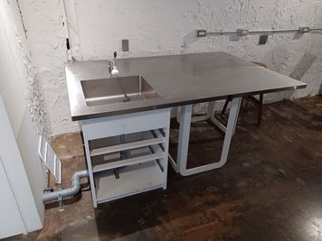 シンク付作業台 - 谷上駅・谷上SHビル 【￥1,650/ｈ　谷上活性化応援割】谷上駅前スペースの設備の写真