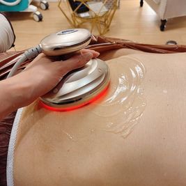 光脱毛マシン・キャビテーションRFなどの複合マシン・磁場マシン・ワックス脱毛などの機器使用応相談♪ - Beauty and Relax LYS 梅田駅近♪完全個室のレンタルサロンの設備の写真