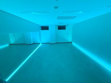 シアン：カラーリング - レンタルスタジオ「NORTHSPIN」すすきの 【札幌中心部の格安】レンタルスタジオ「NORTHSPIN」　の室内の写真