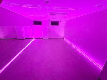 バイオレット：カラーリング - レンタルスタジオ「NORTHSPIN」すすきの 【札幌中心部の格安】レンタルスタジオ「NORTHSPIN」　の室内の写真