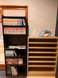 漫画も置いてあります - ASSOBO（あざみ庵） ASSOBOリビング&キッズスペースの室内の写真