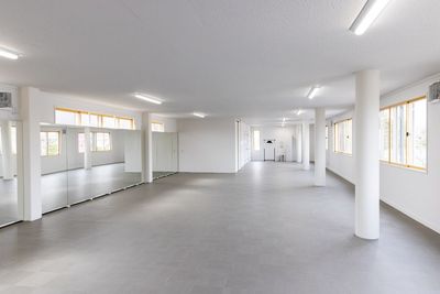 【studio NEW YORK ＠高岡】長さ10mを超える壁面にミラーを連続設置！さらにBOSEステレオを完備！！（セルフ） - 【studio NEW YORK ＠高岡】