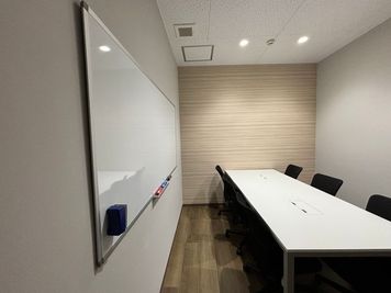 いいオフィス蒲田 6名会議室（RoomB）の室内の写真
