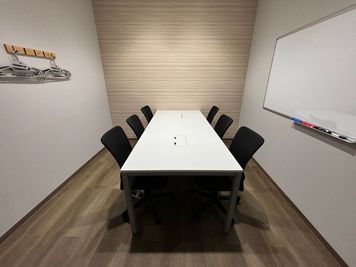 いいオフィス蒲田 6名会議室（RoomA）の室内の写真