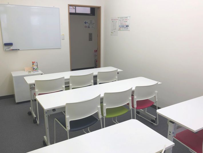 天神802会議室⇨定員10+予備2 - みんなの貸会議室天神西通り北店