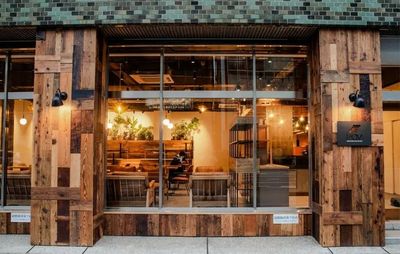the from 昭和通り店 カフェ利用可能なコワーキングスペースの入口の写真