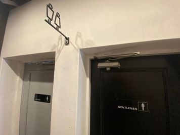 男女別お手洗い完備 - SPACE XENO　スペースゼノ 【防音仕様】モニター付個室ワークブース【A】の室内の写真
