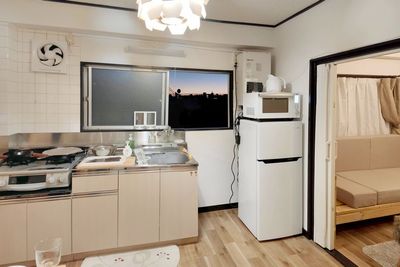 キッチン　※カーテン･備品･棚･掲示物･備品等の設置あり。 - CASA代々木 会議･飲み会･レンタルスペースの設備の写真