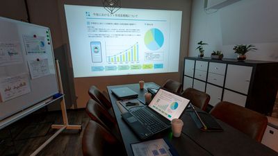 プロジャクターを使ったビジネス利用のイメージです - 東梅田駅出口徒歩2分！24時間OK！ チルナログ大阪梅田03の室内の写真