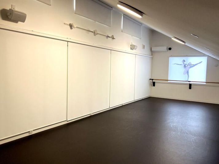 バレエスタジオ - めるもバレエ metamorphose Ballet