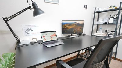 PC外付けモニター（24インチ）を新設しました！（パソコンはご自身のものをご用意くださいませ） - 川口駅前とらのワークスペース 川口駅前とらのスペース３０１の室内の写真
