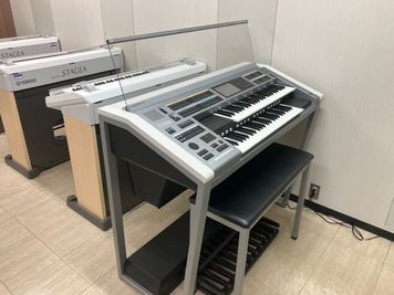 エレクトーンカスタムモデル - 札幌センター グランドピアノ・エレクトーン部屋　M1の室内の写真