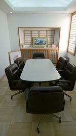 綿谷ビル 4階会議室の室内の写真