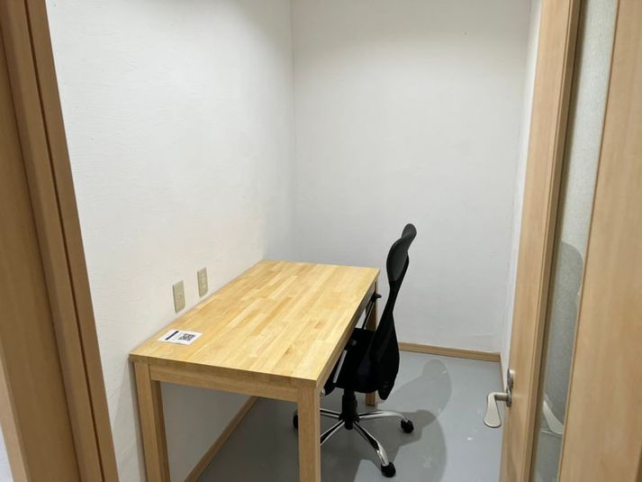 いいオフィス安里 by コワーキングスペース78 個室1号室の室内の写真
