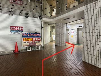 ワンコイン会議室 六本木の入口の写真