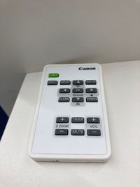 プロジェクターリモコン - On your marks(オンユアマークス) On your marks　会議室ABの設備の写真