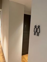 お手洗いは男女別でご用意しております - Sprout Muse Sprout Muse 会議室D【テナント様予約専用】の設備の写真