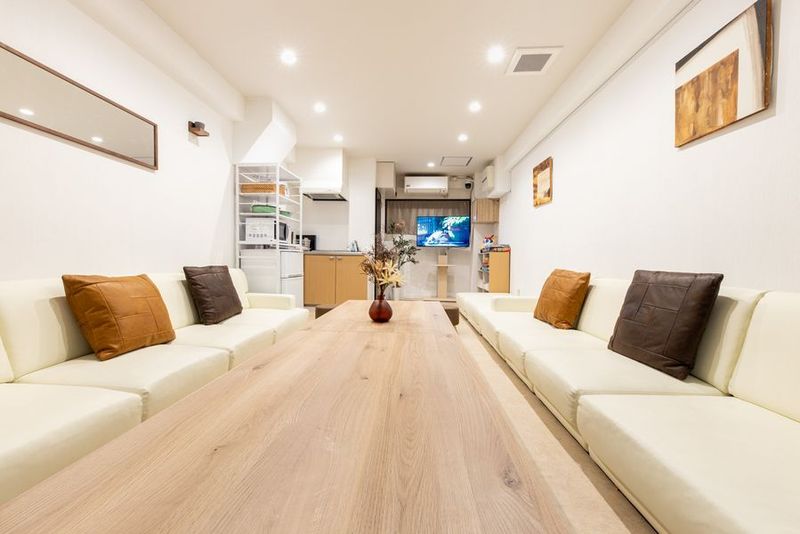 Space Side (1F) - Brown Side 上野 1F