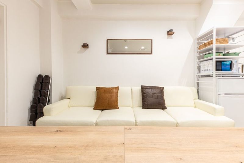 Space Side (1F) - Brown Side 上野 1F