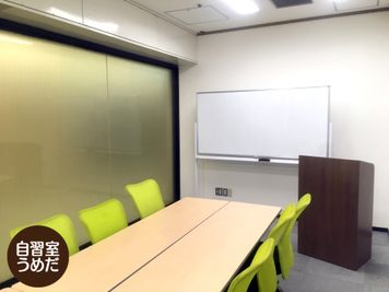 自習室うめだの貸し会議室　３ビル 2階52号室の室内の写真