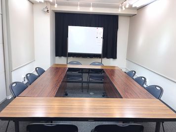 共栄実業(株)　三栄ビル meetingroom№12の室内の写真