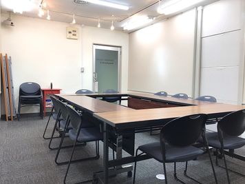 共栄実業(株)　三栄ビル meetingroom№12の室内の写真