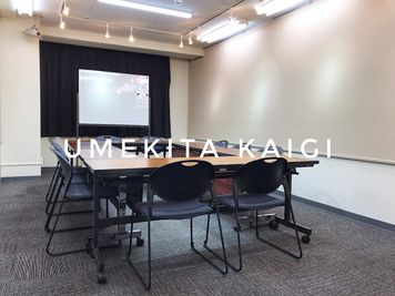 【梅田駅6分】WiFi/ﾌﾟﾛｼﾞｪｸﾀｰ無料！最大12名利用可の静かな会議スペース。 - 共栄実業(株)　三栄ビル