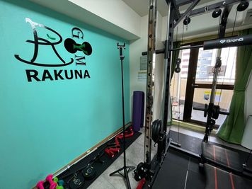 RAKUNA 神田・秋葉原 完全個室プライベートジムの室内の写真