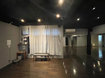 メインフロア（トイレ側） - DANCE SPACE 365 八王子店 🎉✨1周年記念✨DANCE SPACE 365【八王子】の室内の写真