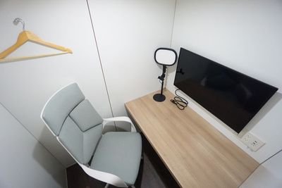 ＜PRIME BOOTH丸の内駅前No.2（ラージ）＞丸の内駅2番出口1分🚃完全個室🚪光回線Wi-Fi📶モニター🖥電源 - 【PRIME BOOTH丸の内駅前】