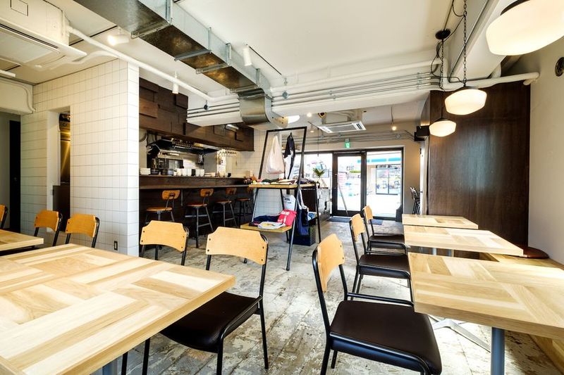 イベントに最適　カフェ&ダイニング - リチャージブルカフェ&ダイニング 「REISM STAND」