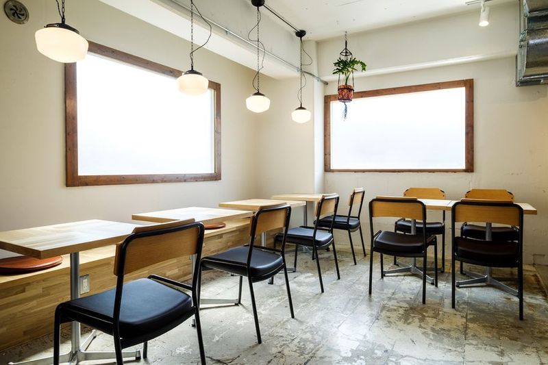 イベントに最適　カフェ&ダイニング - リチャージブルカフェ&ダイニング 「REISM STAND」