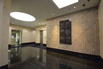 エントランス - 貸会議室アクシュ＠ステーションプラザ函館 Wi-FI新設★貸会議室アクシュ＠ステーションプラザ函館　4人用の室内の写真