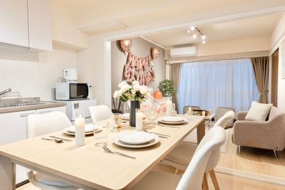 オシャレ空間で備品もバッチリ！気軽にパーティーを楽しめます🎉 - パーティールームAivic池袋西口の室内の写真