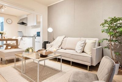 白基調のインテリアでオシャレな空間✨ - パーティールームAivic池袋西口の室内の写真