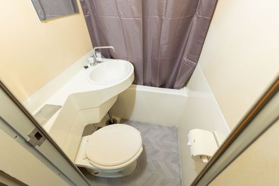 清潔なトイレも完備♪ - space HIRO馬喰町貸し会議室 貸し会議室の設備の写真