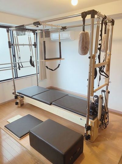 マシン・リフォーマーボックス・ジャンピングボード - sr pilates studio 桜上水の室内の写真