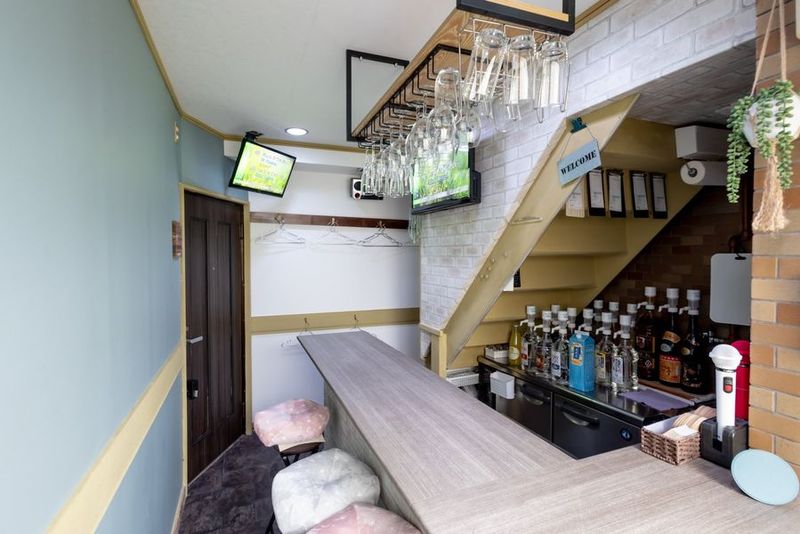 カラオケ、ドリンクも完備♪営業も出来る神戸のレンタル専用バー　 - Potevent 