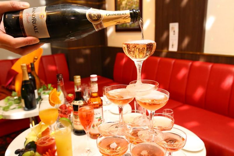 ドラマ・CM等の撮影も多数！カラオケ付の貸切飲食プランも好評！ - Dazzle