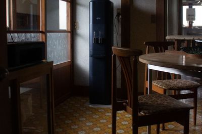 共用部分には、無料で使えるウォーターサーバーを完備。コピー・プリンター・スキャナーも利用可能です。 - dai.dai.sou（橙荘） 古民家和室を貸し切りで！ROOM 1の室内の写真