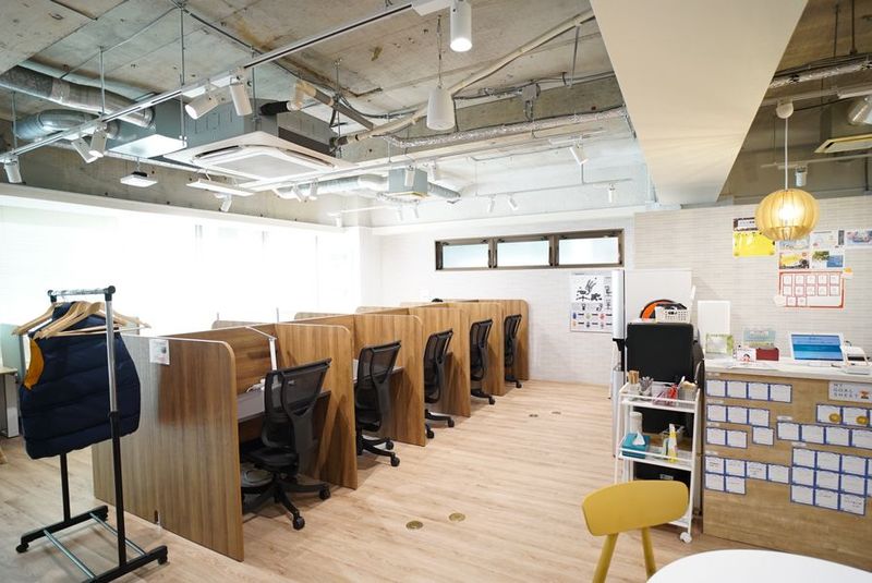 ラウンジスペース - 勉強カフェ虎ノ門スタジオ ラウンジスペース(2F)の室内の写真