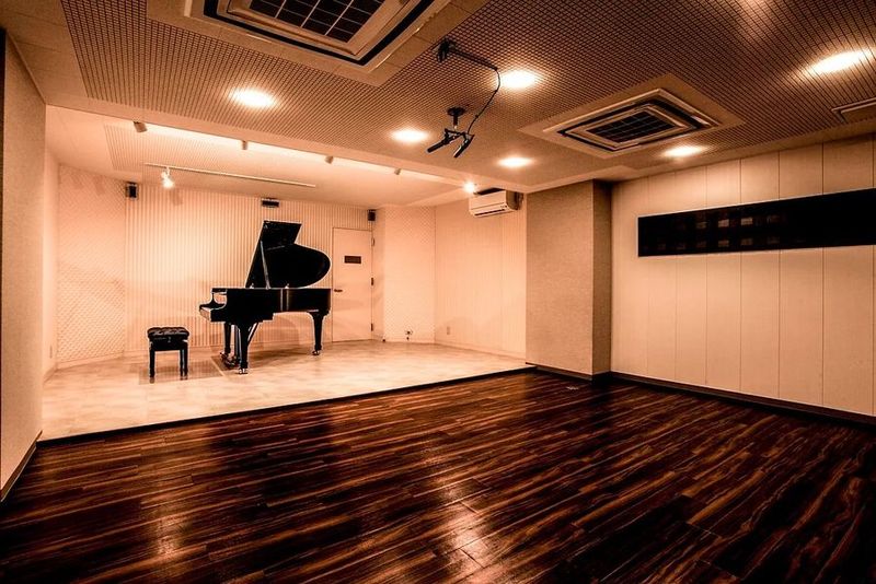 スタインウェイｍ-170
客席50 - スタジオリリタ 音楽サロン・スタジオリリタの室内の写真