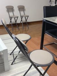 【簡易椅子】 - shiro町田 町田駅で人気なレンタルスペース【10人まで利用可能】の室内の写真