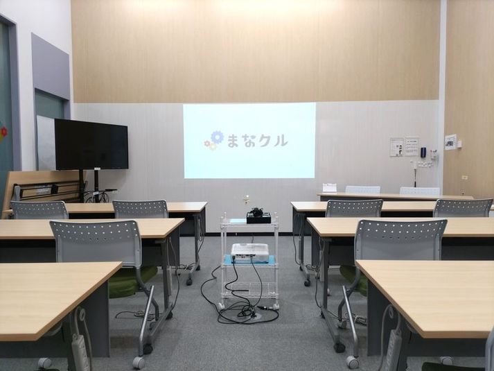 小研修室／～16名【まなクル浜松】 - ＜会議室・レンタルスペース／コワーキング＞　まなクル浜松