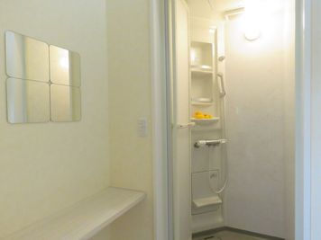 シャワールームあり♪ - パーソナル　ジム　 Y Y レンタルトレーニングジム　スタジオの設備の写真