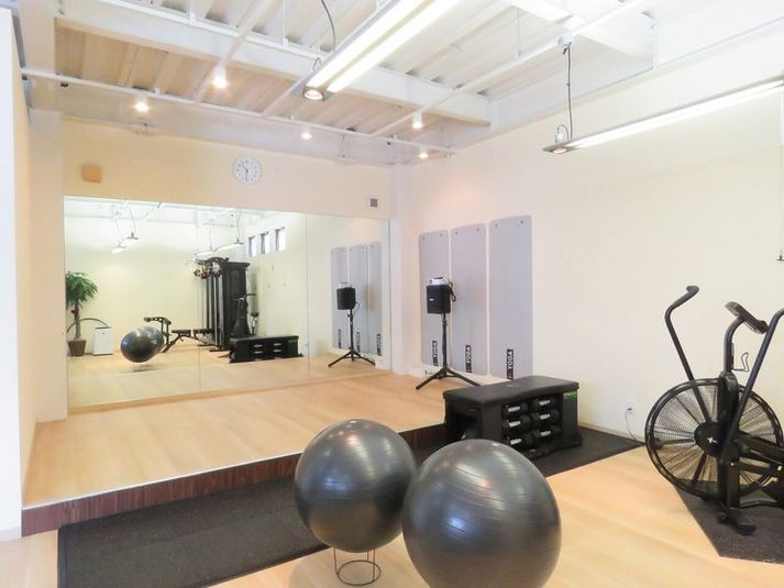 プライベートトレーニング空間 - personal gym Y Y レンタルトレーニングジム　スタジオの室内の写真